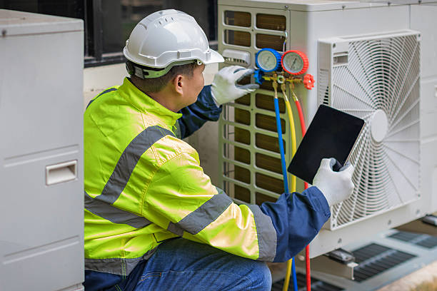 Professional Hvac technician working in Livingston, IL